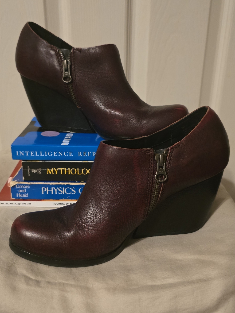 Kork-Ease Burgundy Oxblood Wedge Ankle Booties Women’s Size 8